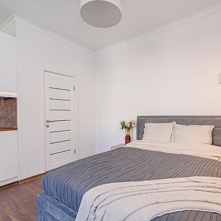 Apartmán Welcoming Studio In Historic Vilnius With Free Parking By Urban Rent Exteriér fotografie