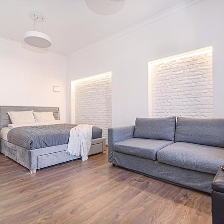 Apartmán Welcoming Studio In Historic Vilnius With Free Parking By Urban Rent Exteriér fotografie