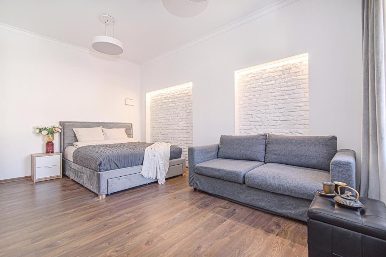 Apartmán Welcoming Studio In Historic Vilnius With Free Parking By Urban Rent Exteriér fotografie