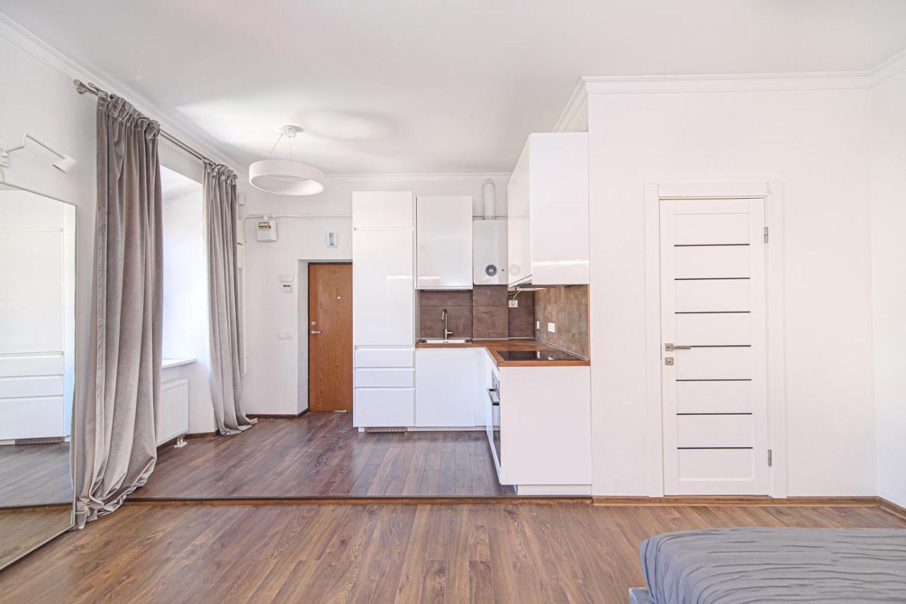 Apartmán Welcoming Studio In Historic Vilnius With Free Parking By Urban Rent Exteriér fotografie