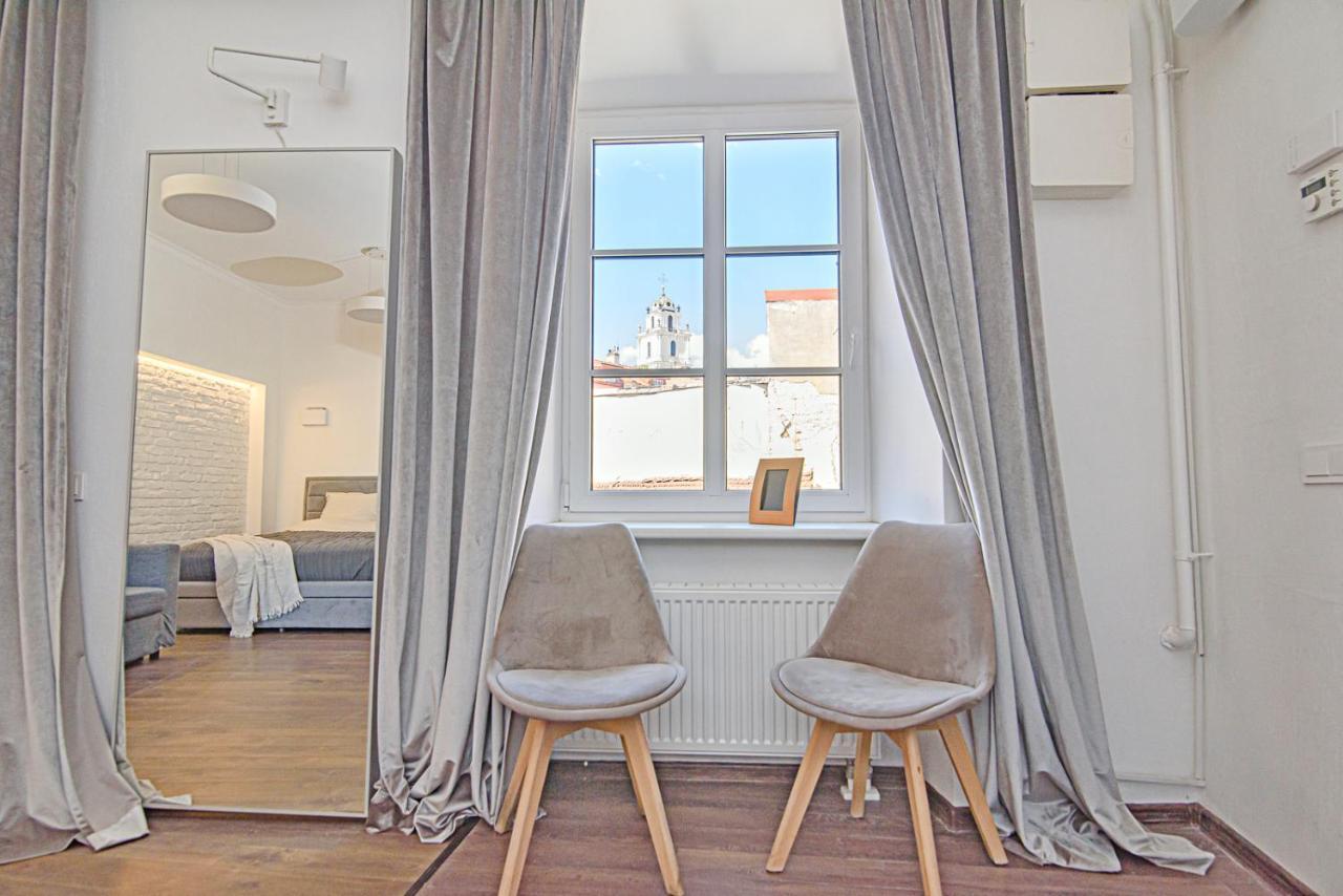 Apartmán Welcoming Studio In Historic Vilnius With Free Parking By Urban Rent Exteriér fotografie