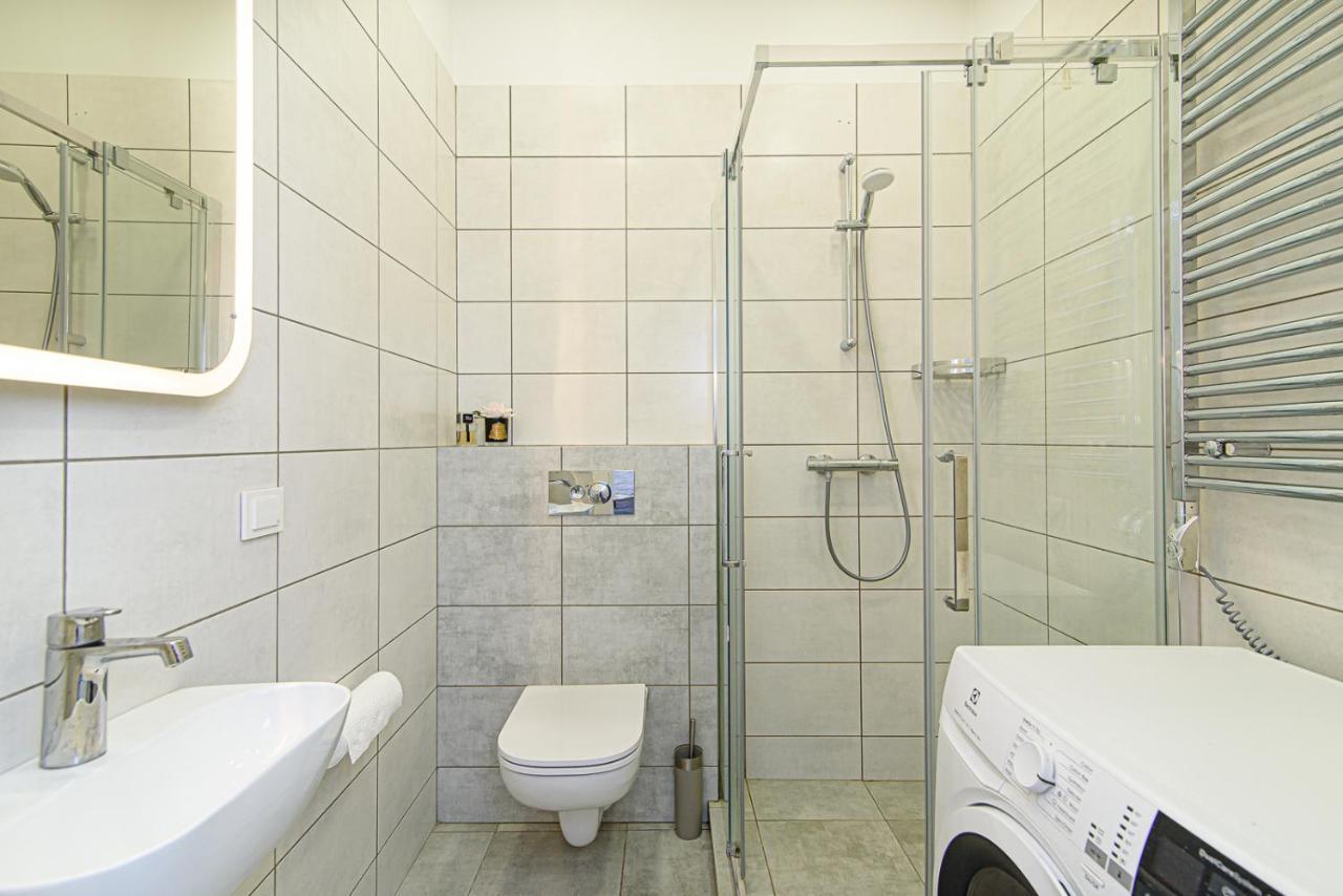 Apartmán Welcoming Studio In Historic Vilnius With Free Parking By Urban Rent Exteriér fotografie